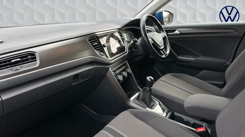 Used Volkswagen T-Roc 2019 for sale - 76750495: Photo 2