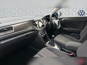 Used Volkswagen T-Roc 2019 for sale - 76750495: Photo