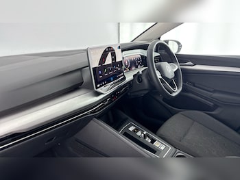 Used Volkswagen Golf 2025 for sale - 79025162: Photo