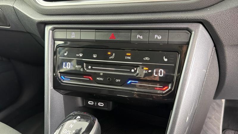 Used Volkswagen T-Roc 2023 for sale - 76476797: Photo 14