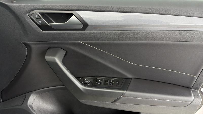 Used Volkswagen T-Roc 2023 for sale - 76476797: Photo 19