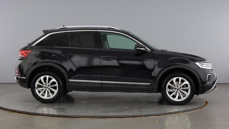 Used Volkswagen T-Roc 2023 for sale - 76476797: Photo 4