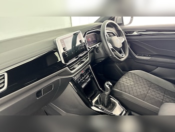 Used Volkswagen T-Roc 2025 for sale - 79307904: Photo