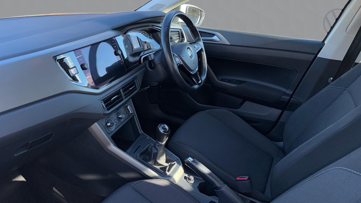 Used Volkswagen Polo 2018 for sale - 77506460: Photo 2