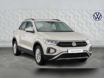 Used Volkswagen T-Roc 2022 for sale - 76104769: Photo