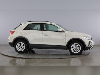 Used Volkswagen T-Roc 2022 for sale - 76104769: Photo