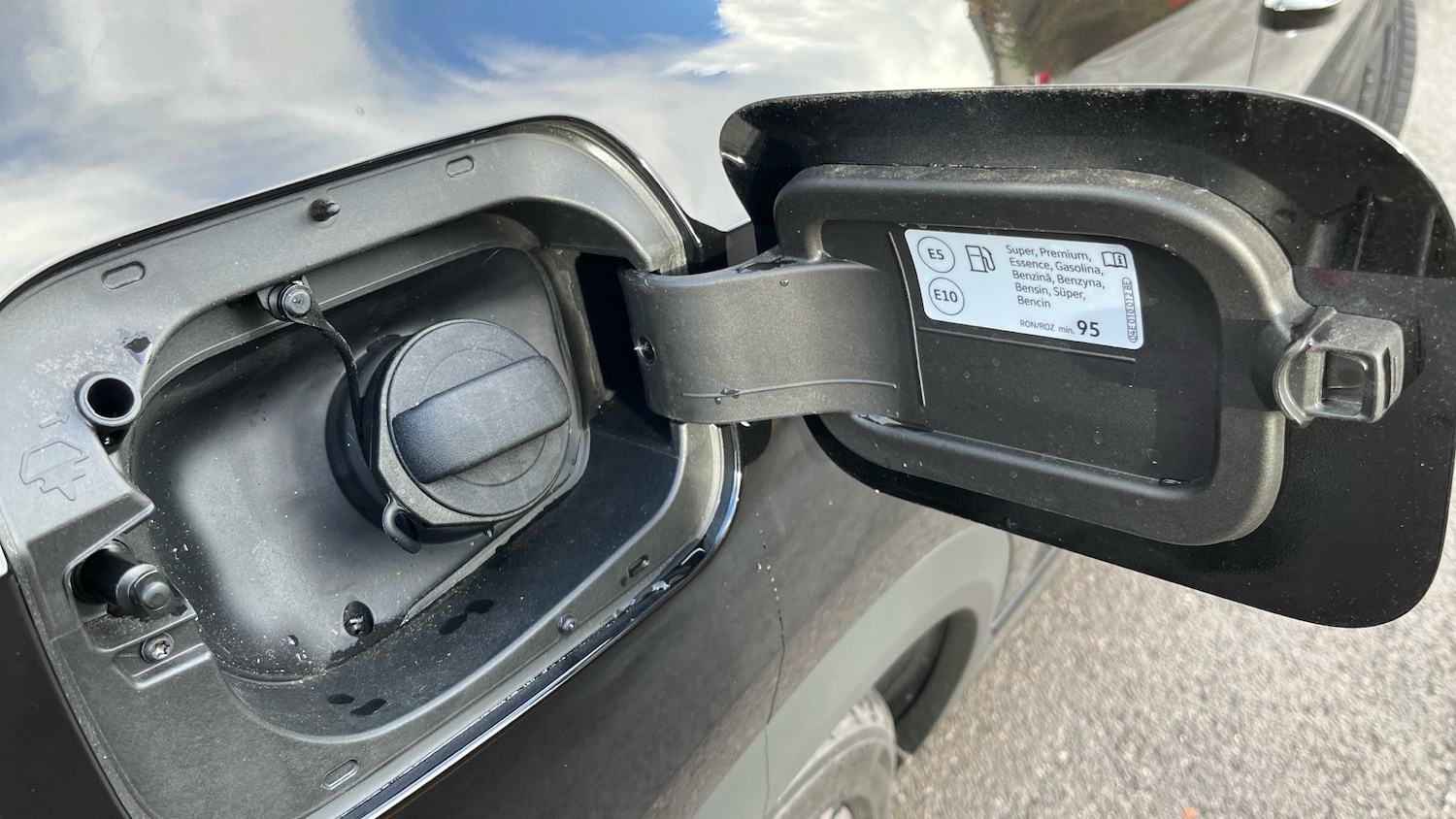 Used Volkswagen T-Roc 2025 for sale - 77851548: Photo 13