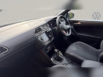 Used Volkswagen Tiguan 2023 for sale - 76079728: Photo 2