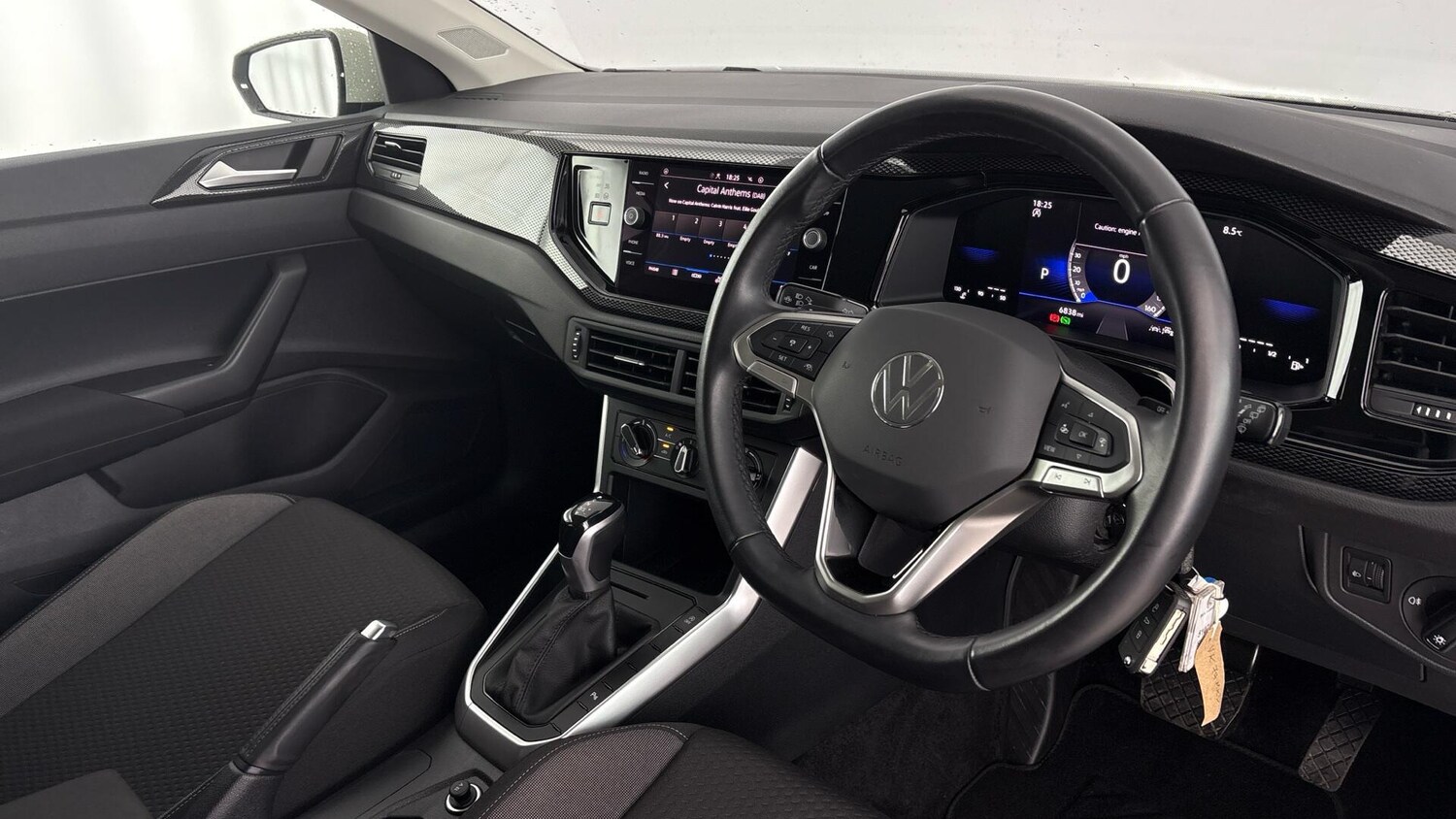 Used Volkswagen Polo 2024 for sale - 77602492: Photo 6