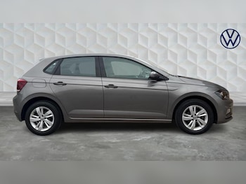 Used Volkswagen Polo 2018 for sale - 76302802: Photo
