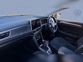 Used Volkswagen T-Roc 2022 for sale - 77881224: Photo