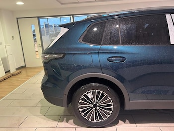 Used Volkswagen Tiguan undefined for sale - 77447404: Photo