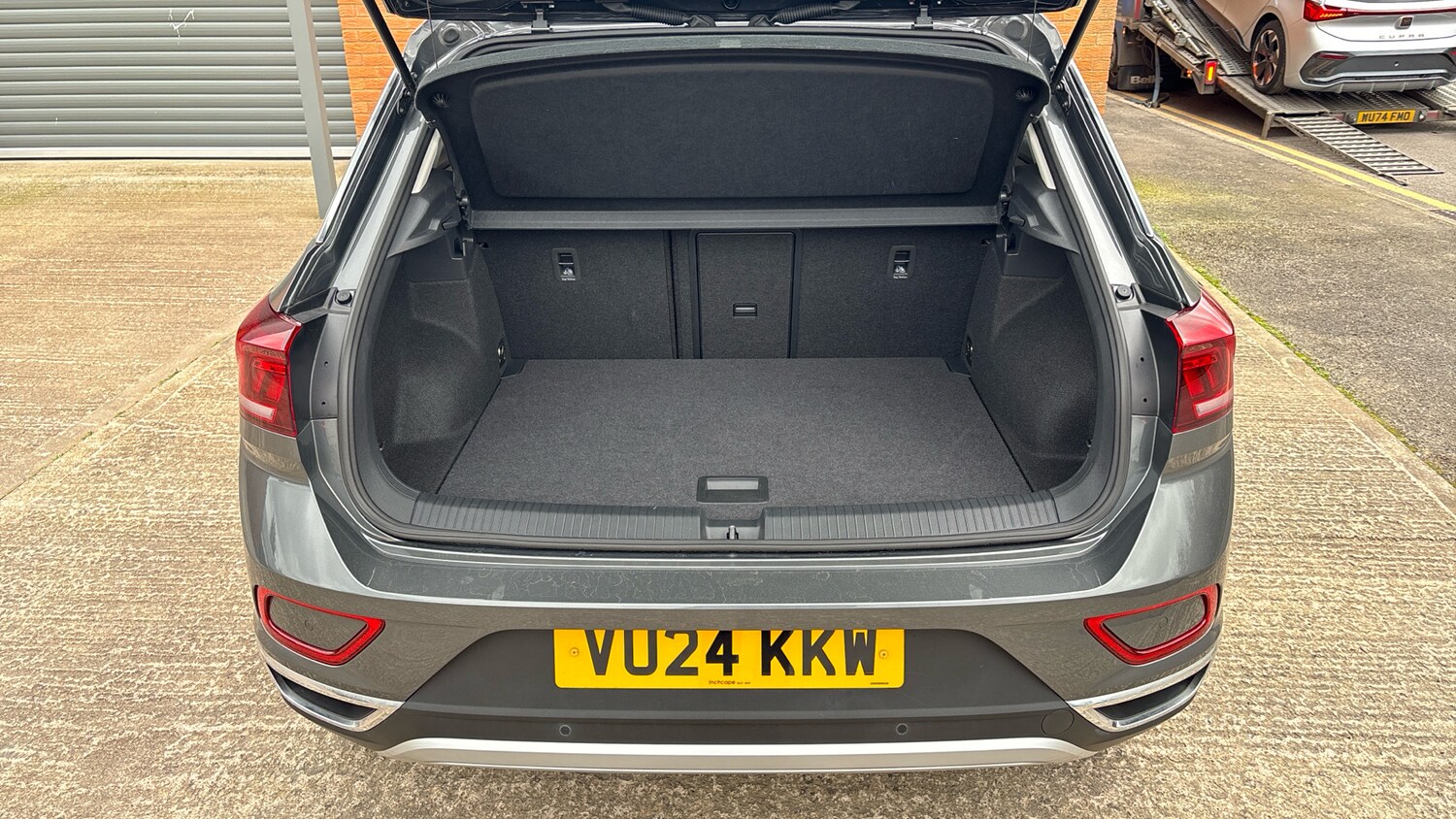 Used Volkswagen T-Roc 2024 for sale - 77602259: Photo 13