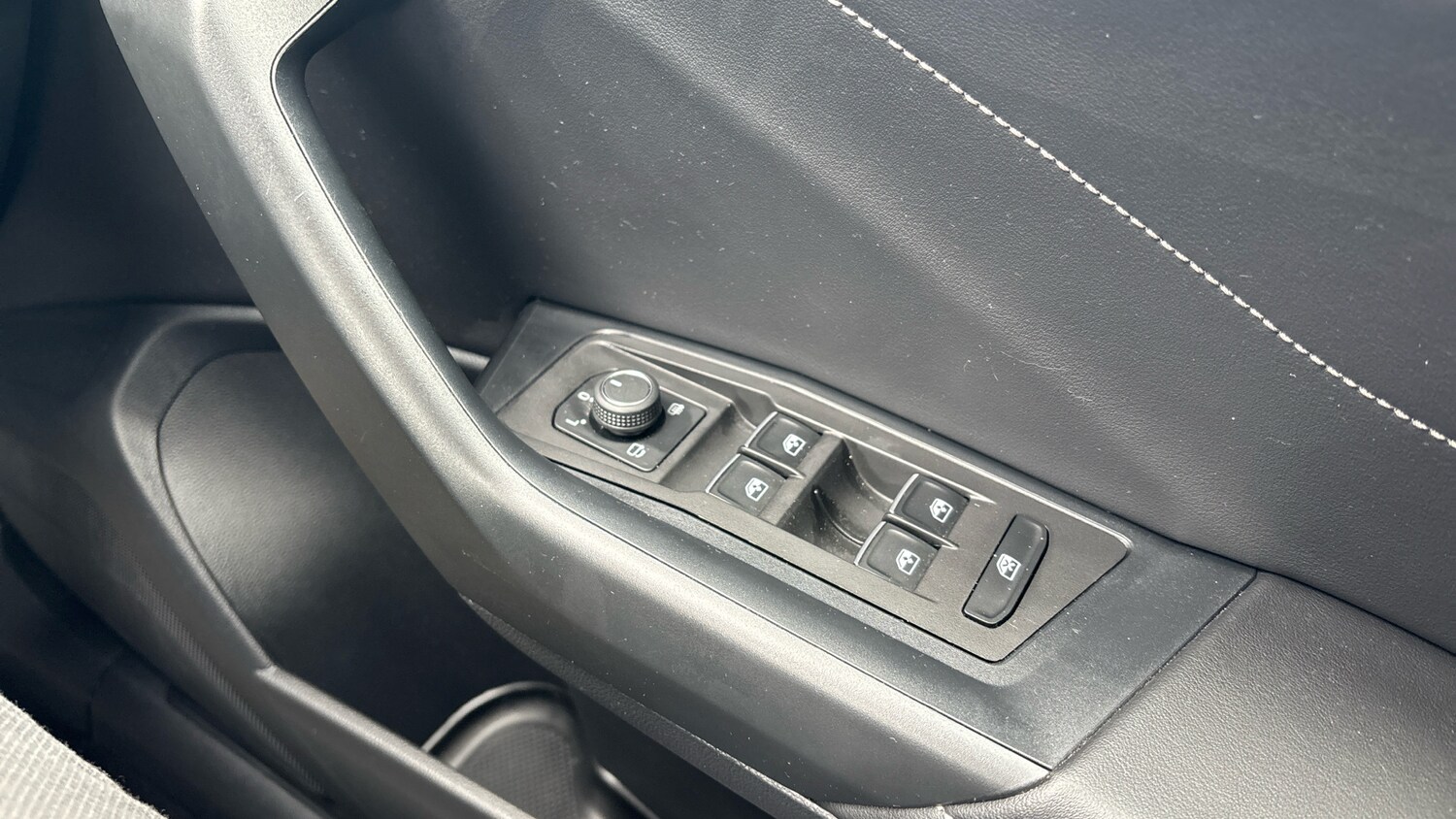 Used Volkswagen T-Roc 2024 for sale - 77602259: Photo 23