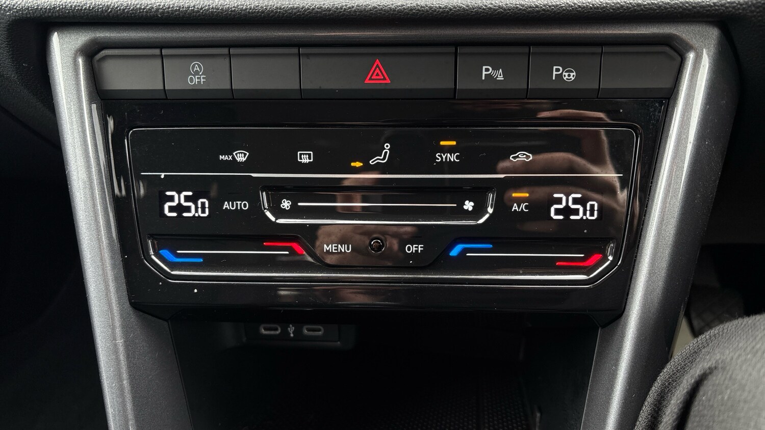 Used Volkswagen T-Roc 2024 for sale - 77602259: Photo 36