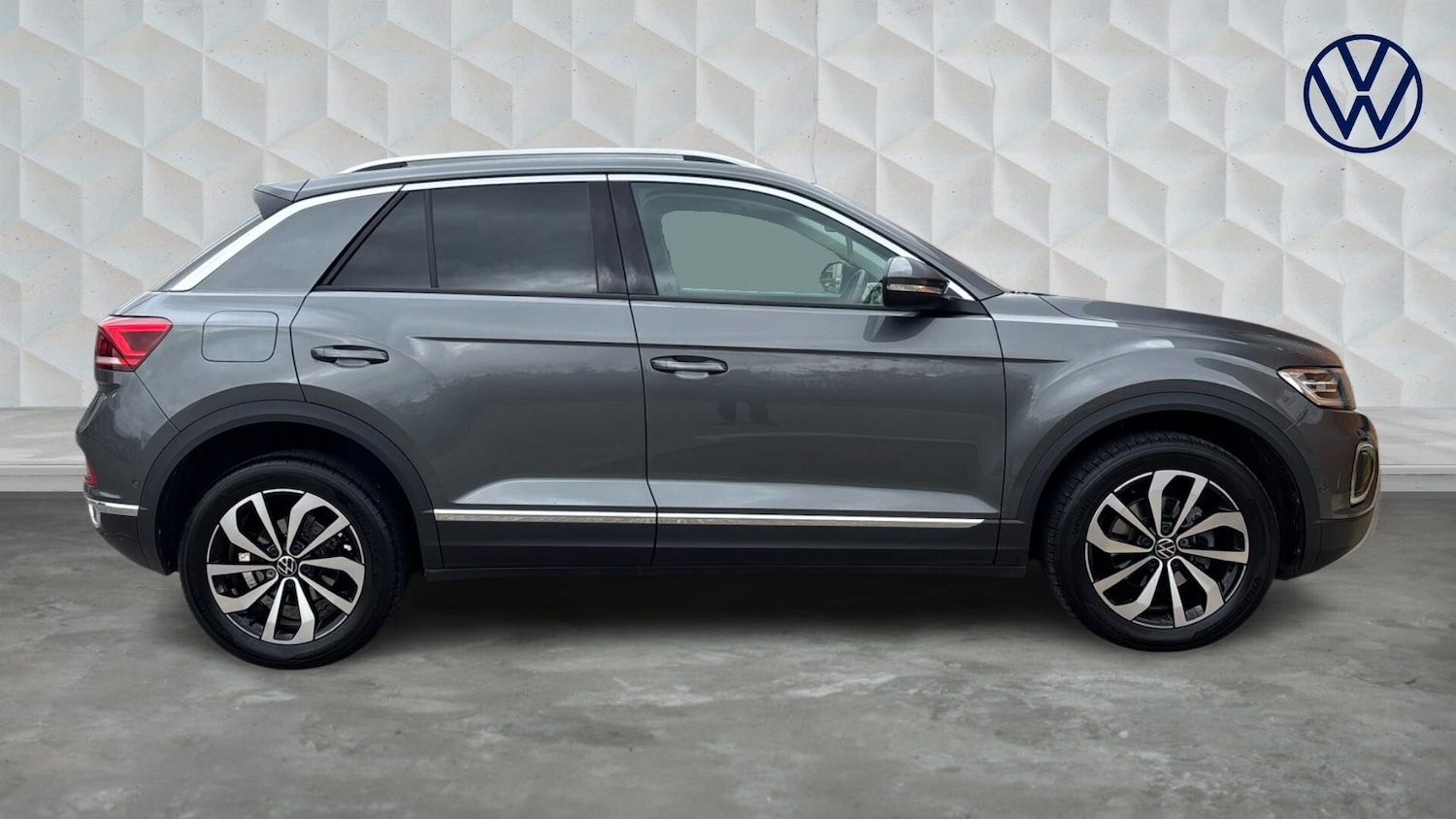 Used Volkswagen T-Roc 2024 for sale - 77602259: Photo 4