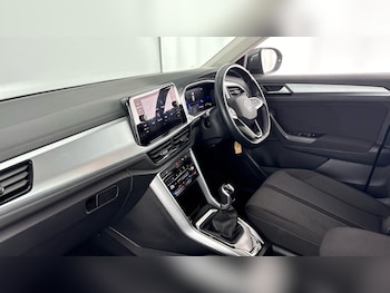 Used Volkswagen T-Roc 2023 for sale - 78486184: Photo