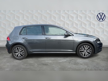 Used Volkswagen Golf 2018 for sale - 78373841: Photo