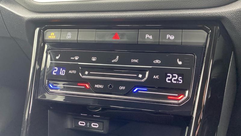 Used Volkswagen T-Roc 2025 for sale - 76580761: Photo 7