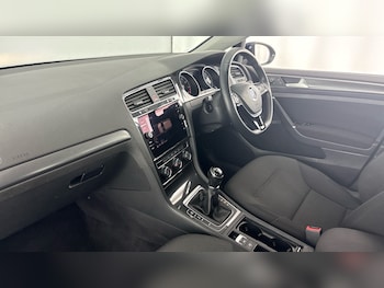 Used Volkswagen Golf 2017 for sale - 78356776: Photo