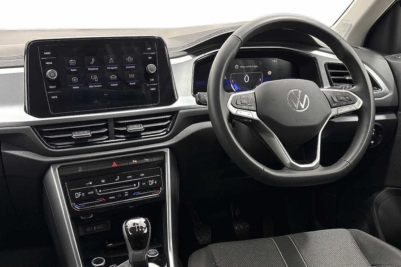 Used Volkswagen T-Roc 2025 for sale - 77602306: Photo 2