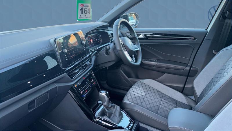 Used Volkswagen T-Roc 2025 for sale - 76782249: Photo 2