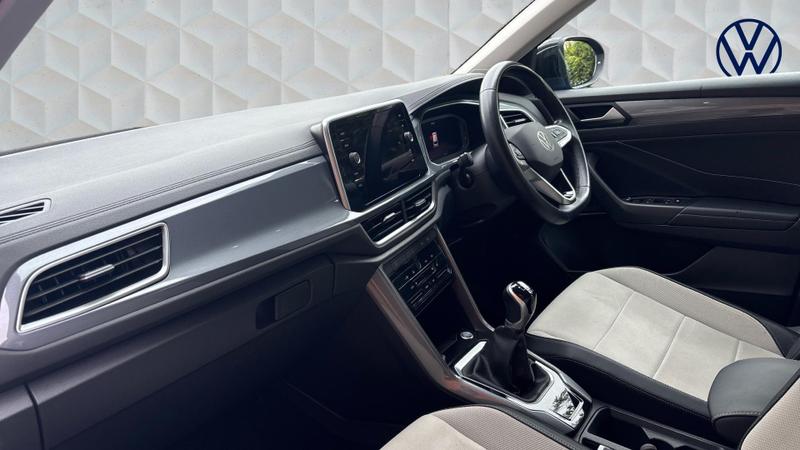 Used Volkswagen T-Roc 2022 for sale - 77088138: Photo 2