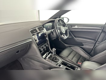 Used Volkswagen Golf 2018 for sale - 78553103: Photo