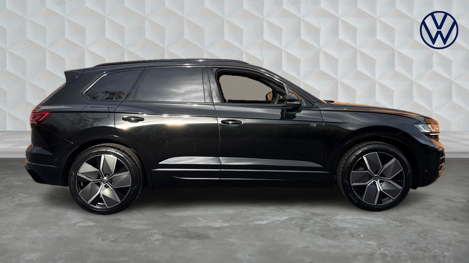 Used Volkswagen Touareg 2025 for sale - 77506136: Photo 4