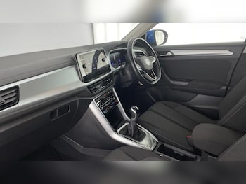 Used Volkswagen T-Roc 2023 for sale - 75231393: Photo