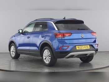 Used Volkswagen T-Roc 2023 for sale - 75231393: Photo