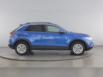 Used Volkswagen T-Roc 2023 for sale - 75231393: Photo