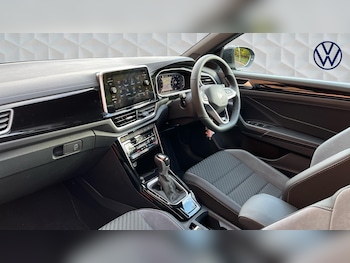 Used Volkswagen T-Roc 2025 for sale - 77602889: Photo