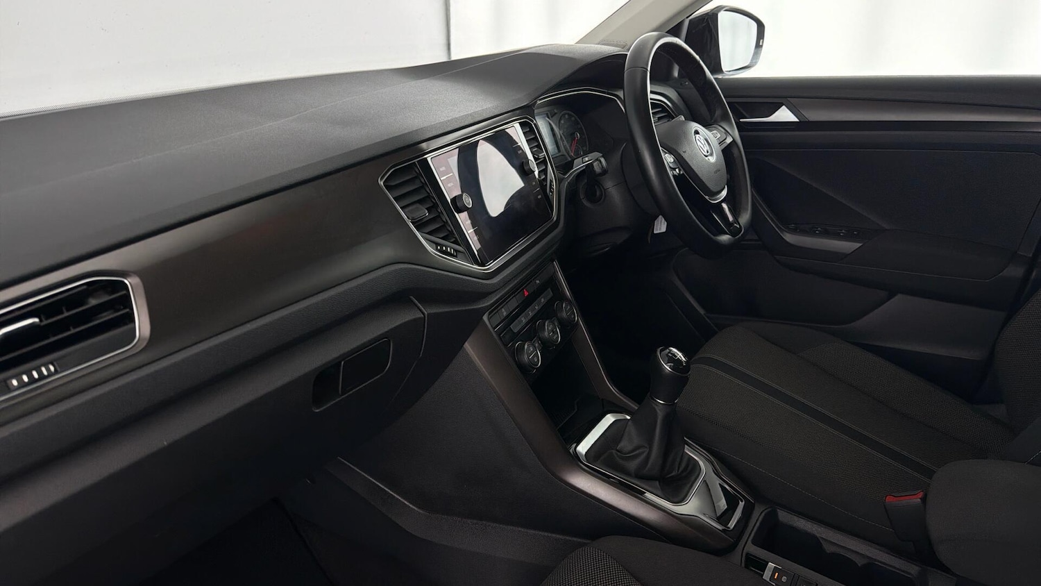 Used Volkswagen T-Roc 2019 for sale - 77506377: Photo 2