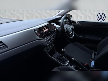 Used Volkswagen Polo 2018 for sale - 76452760: Photo