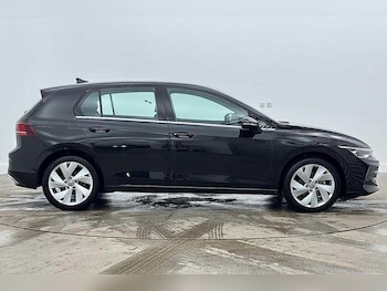 Used Volkswagen Golf 2025 for sale - 78042234: Photo