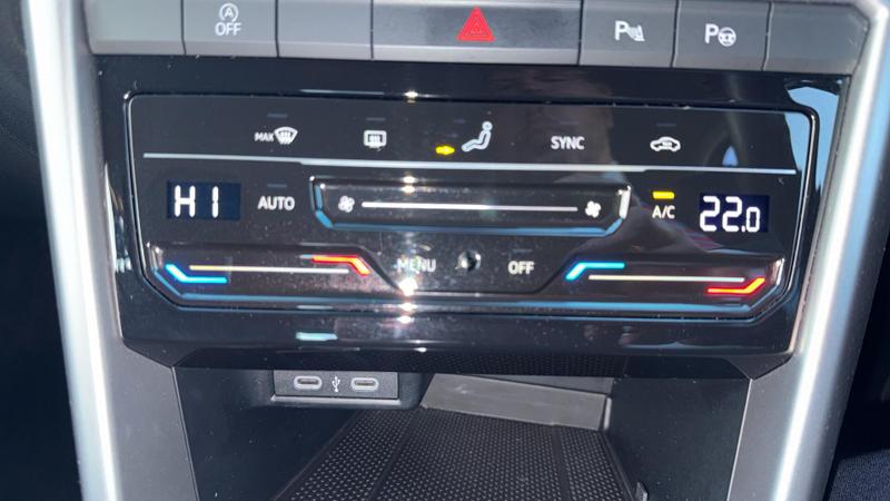 Used Volkswagen T-Roc 2023 for sale - 76382190: Photo 30