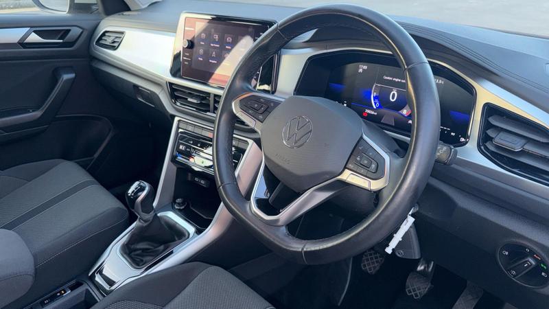 Used Volkswagen T-Roc 2023 for sale - 76382190: Photo 6