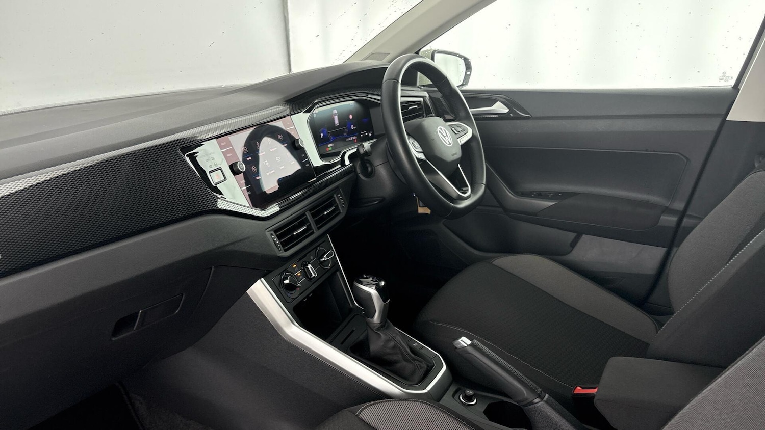 Used Volkswagen Polo 2024 for sale - 77506438: Photo 2