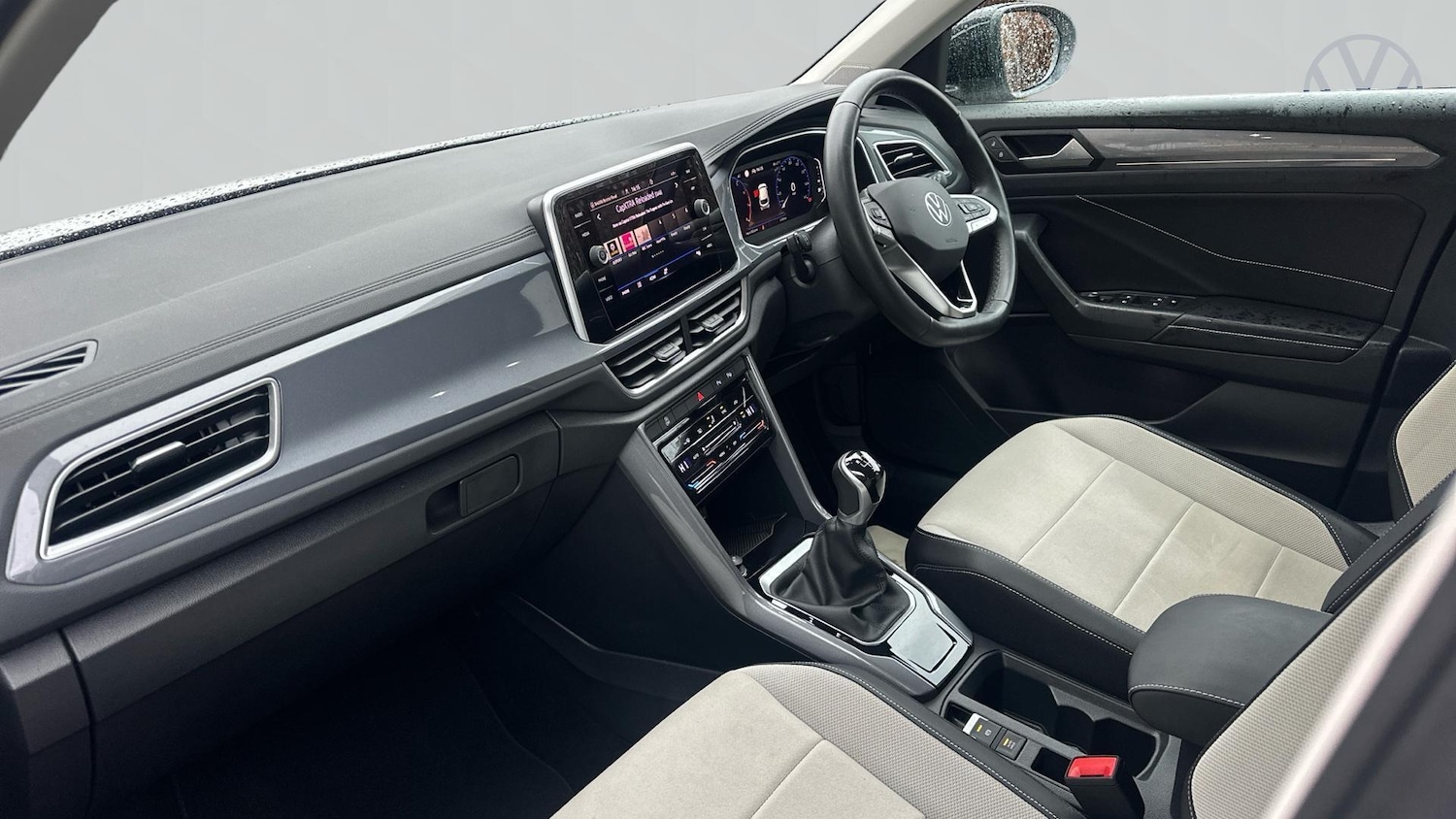 Used Volkswagen T-Roc 2022 for sale - 77506289: Photo 2