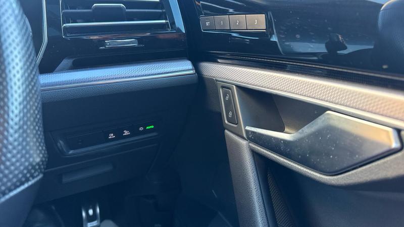 Used Volkswagen Touareg 2020 for sale - 77088200: Photo 31