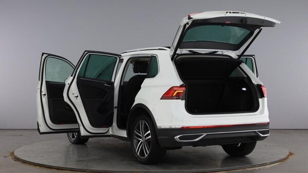 Used Volkswagen Tiguan 2023 for sale - 76008639: Photo 11