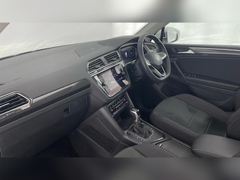 Used Volkswagen Tiguan 2023 for sale - 76008639: Photo 2