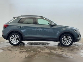 Used Volkswagen T-Roc 2025 for sale - 76467758: Photo