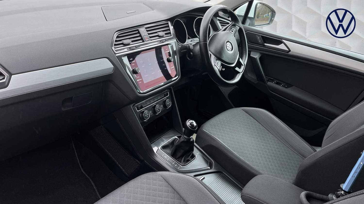 Used Volkswagen Tiguan 2019 for sale - 77991873: Photo 2