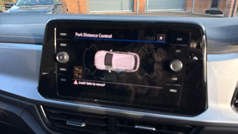 Used Volkswagen T-Roc 2023 for sale - 76603527: Photo 25