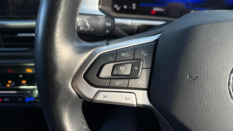 Used Volkswagen T-Roc 2023 for sale - 76603527: Photo 28