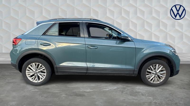 Used Volkswagen T-Roc 2023 for sale - 76603527: Photo 4
