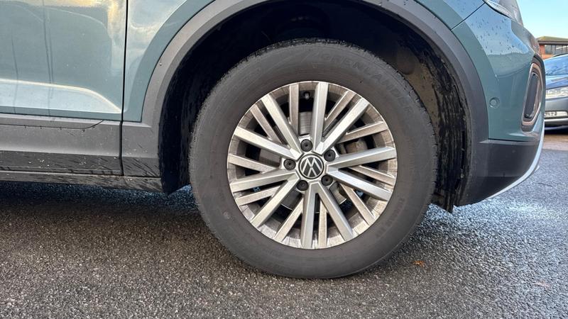 Used Volkswagen T-Roc 2023 for sale - 76603527: Photo 5