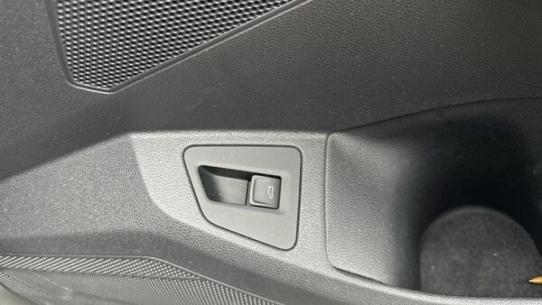 Used Volkswagen Touareg 2025 for sale - 74232296: Photo 29